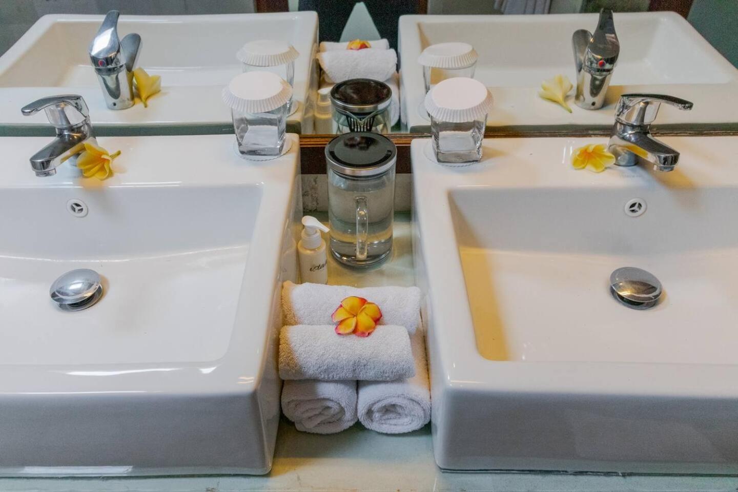 Heart Of Seminyak, 2Br, Sleeps 4, Walk To Bintang Exterior foto