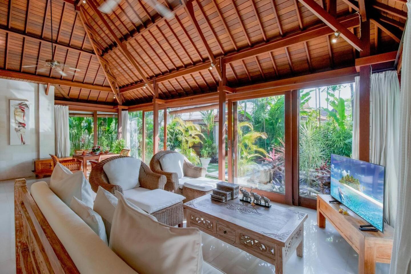 Heart Of Seminyak, 2Br, Sleeps 4, Walk To Bintang Exterior foto